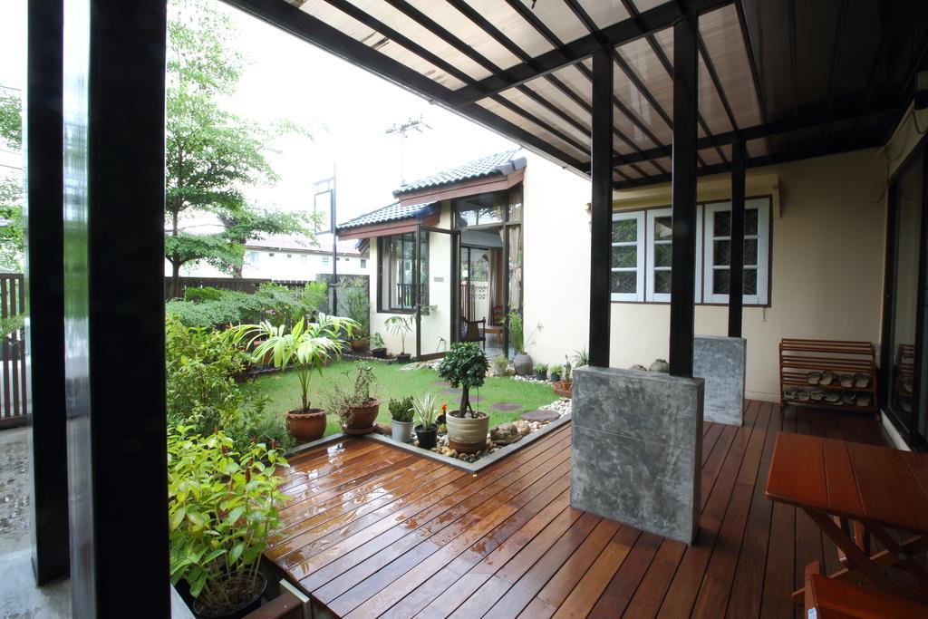 Mon Lodge & Yoga Donmueang Bangkok Room photo
