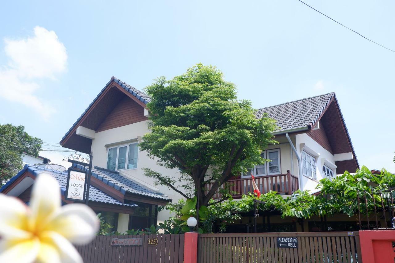 Mon Lodge & Yoga Donmueang Bangkok Exterior photo